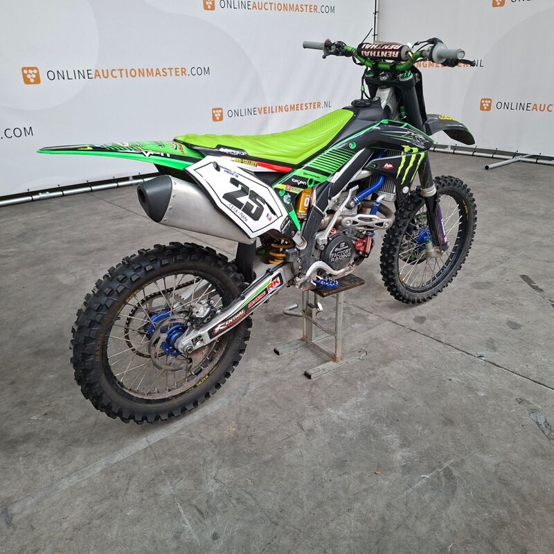 Crossmotor, Kawasaki, KX 45 0F – foto 8 – kavel bij Domeinen Roerende Zaken, Soesterberg