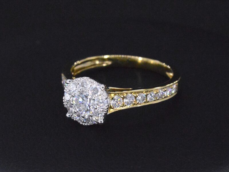 Gouden entourage ring met briljant geslepen diamanten van 1.00 carat