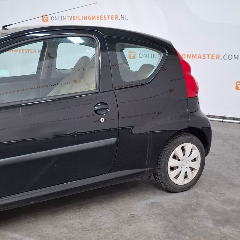 Personenauto, Peugeot, 107, 1.0-12V XS, 2009 – foto 7 – kavel bij Domeinen Roerende Zaken, Soesterberg