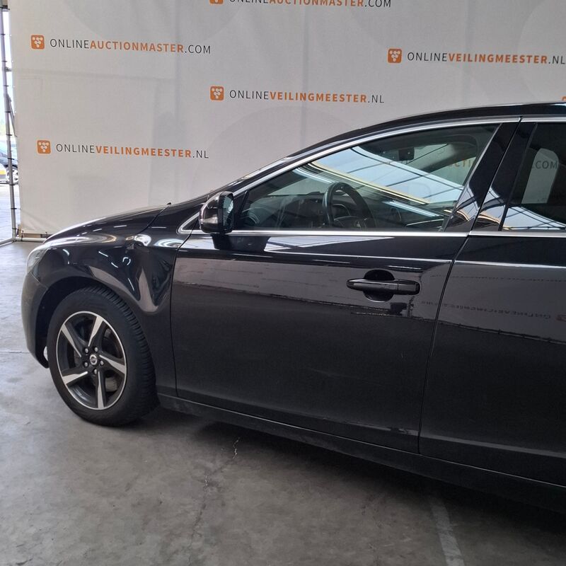 Personenauto, Volvo, V40, 2.0 D3 Summum, 2012 – foto 9 – kavel bij Domeinen Roerende Zaken, Soesterberg