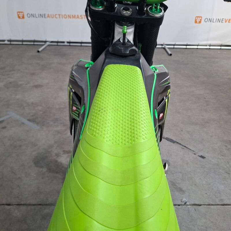Crossmotor, Kawasaki, KX 45 0F – foto 10 – kavel bij Domeinen Roerende Zaken, Soesterberg