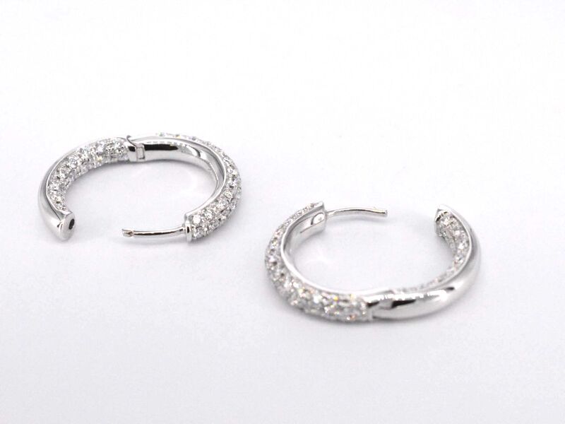 Witgouden oorbellen met briljant geslepen diamanten – foto 6 – kavel bij Onlineveilingmeester