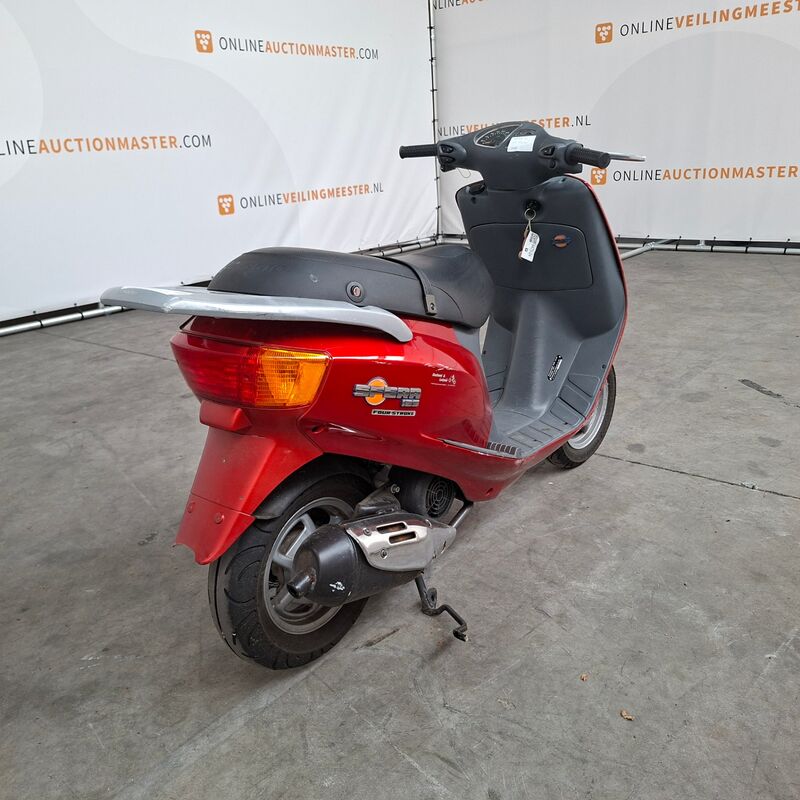 Motorscooter, Piaggio, Spera 125 – foto 8 – kavel bij Domeinen Roerende Zaken, Soesterberg