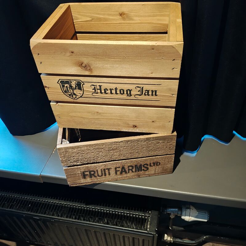 Kratjes fruit en Hertog Jan