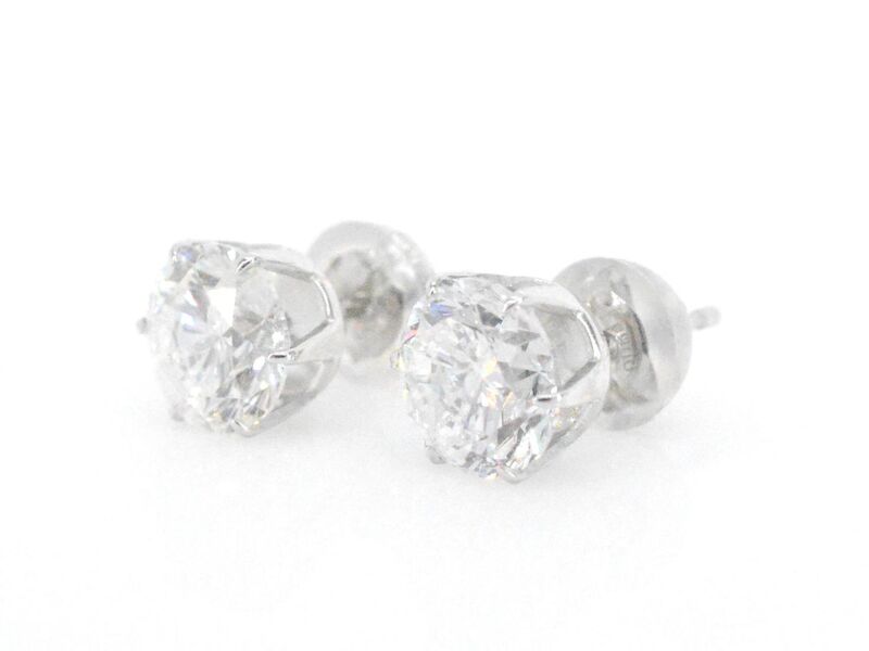 Witgouden solitaire oorbellen met diamanten 2.09 carat – foto 3 – kavel bij Onlineveilingmeester