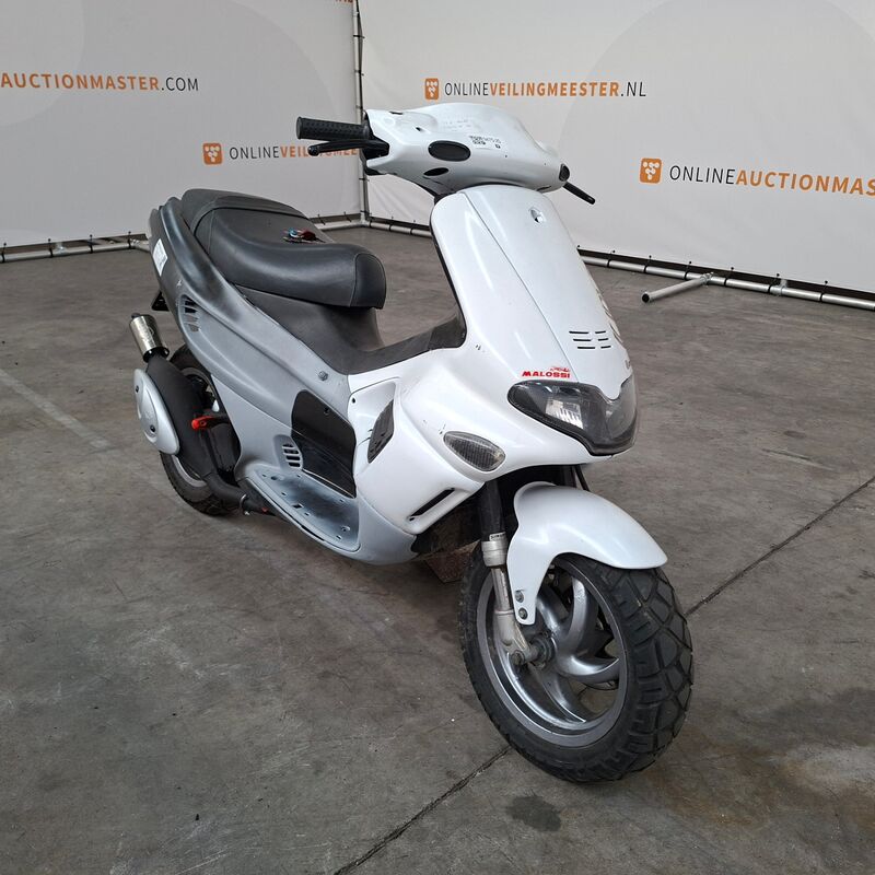 Motorscooter, Gilera, Runner – foto 2 – kavel bij Domeinen Roerende Zaken, Soesterberg
