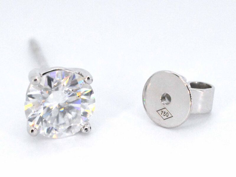 Witgouden solitaire oorbellen met briljanten van 2.00 carat – foto 8 – kavel bij Onlineveilingmeester