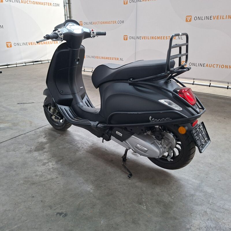 Motorscooter, Vespa, Sprint, 2019 – foto 6 – kavel bij Domeinen Roerende Zaken, Soesterberg