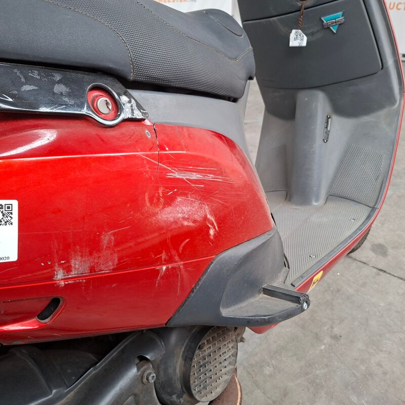 Motorscooter, Piaggio, SKR 125 – foto 10 – kavel bij Domeinen Roerende Zaken, Soesterberg