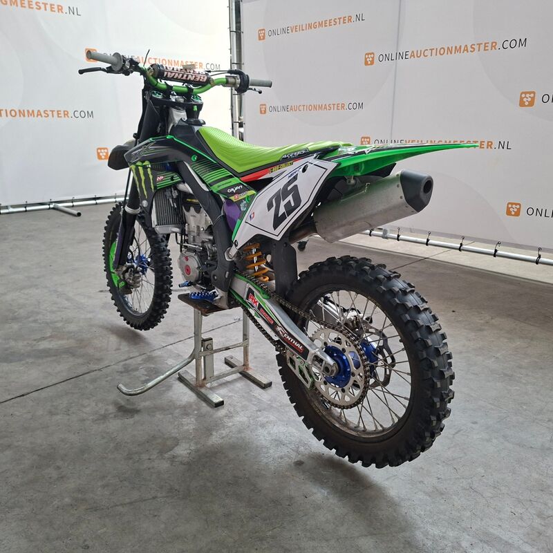 Crossmotor, Kawasaki, KX 45 0F – foto 6 – kavel bij Domeinen Roerende Zaken, Soesterberg
