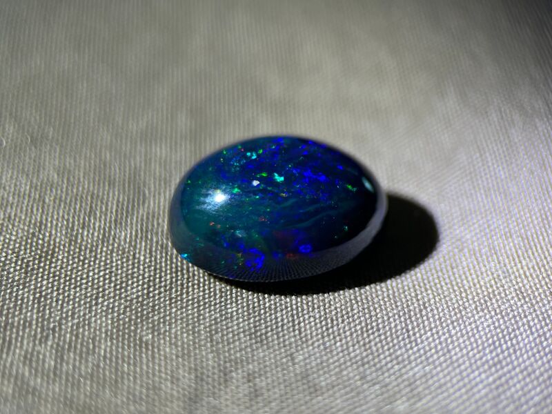 Black opal - 7.64 carat Natuurlijke Black opal – kavel bij Onlineveilingmeester