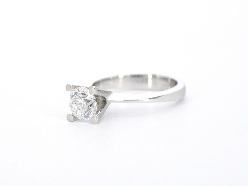 Witgouden solitair ring met diamant – foto 8 – kavel bij Onlineveilingmeester