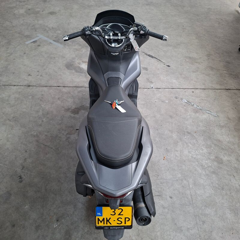 Motorscooter, Honda, PCX 125, 2019 – foto 9 – kavel bij Domeinen Roerende Zaken, Soesterberg