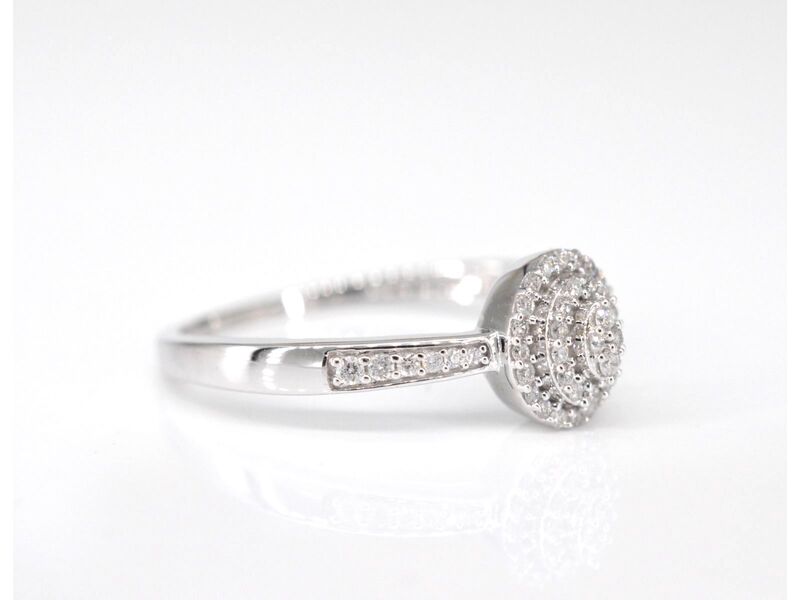 Witgouden entourage ring met diamanten – foto 4 – kavel bij Onlineveilingmeester