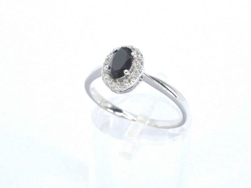 Witgouden ring met een grote zwarte diamant en natuurlijke witte diamanten – foto 4 – kavel bij Onlineveilingmeester
