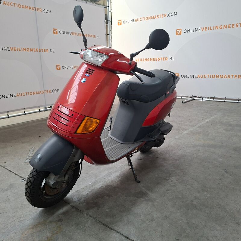 Motorscooter, Piaggio, SKR 125 – foto 4 – kavel bij Domeinen Roerende Zaken, Soesterberg