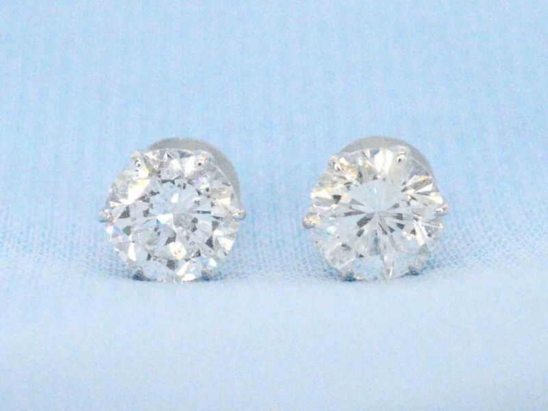 Witgouden solitaire oorbellen met diamanten 2.09 carat – kavel bij Onlineveilingmeester