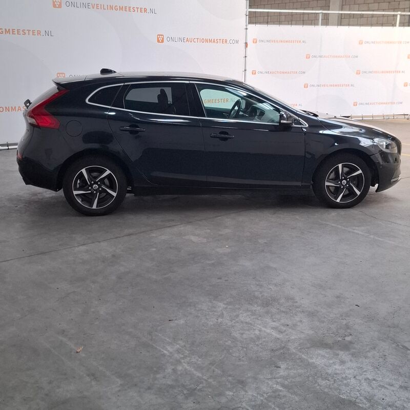 Personenauto, Volvo, V40, 2.0 D3 Summum, 2012 – foto 3 – kavel bij Domeinen Roerende Zaken, Soesterberg
