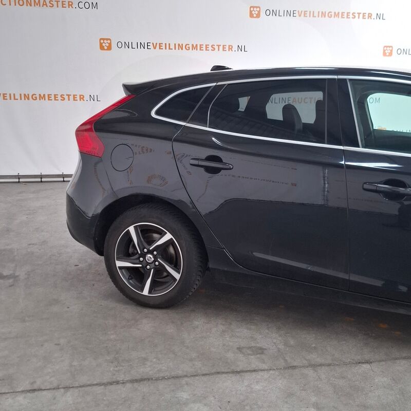 Personenauto, Volvo, V40, 2.0 D3 Summum, 2012 – foto 5 – kavel bij Domeinen Roerende Zaken, Soesterberg