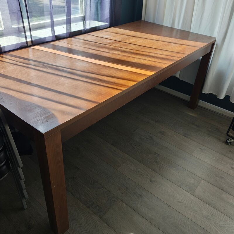 Grote Tafel, bruin