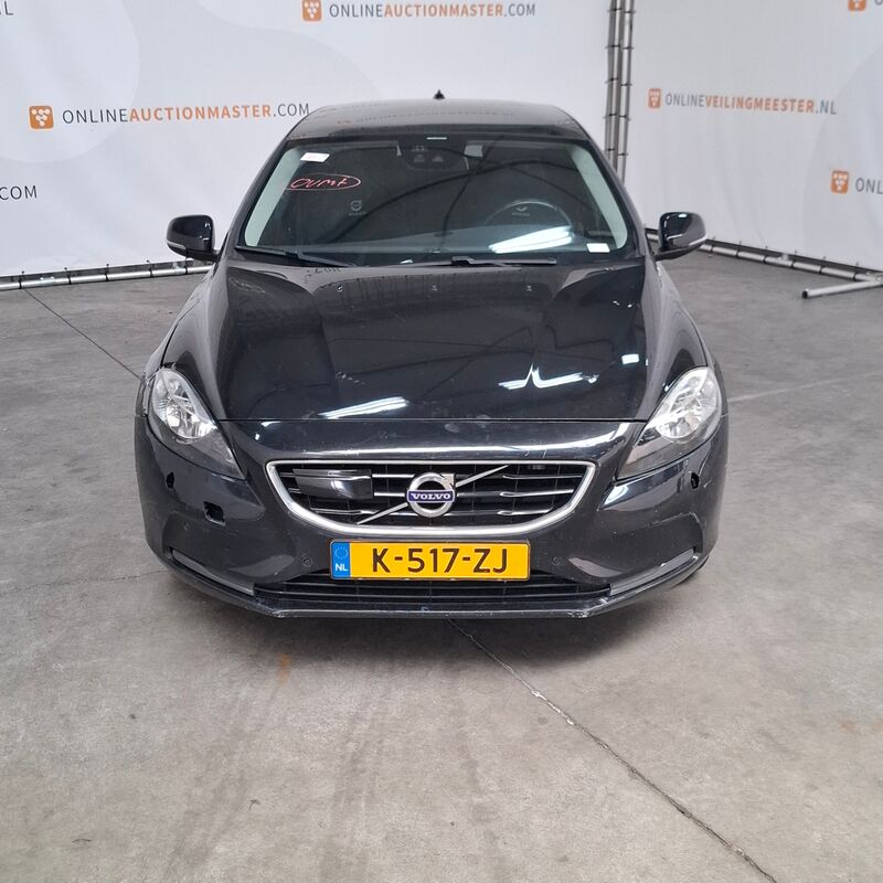 Personenauto, Volvo, V40, 2.0 D3 Summum, 2012 – foto 2 – kavel bij Domeinen Roerende Zaken, Soesterberg