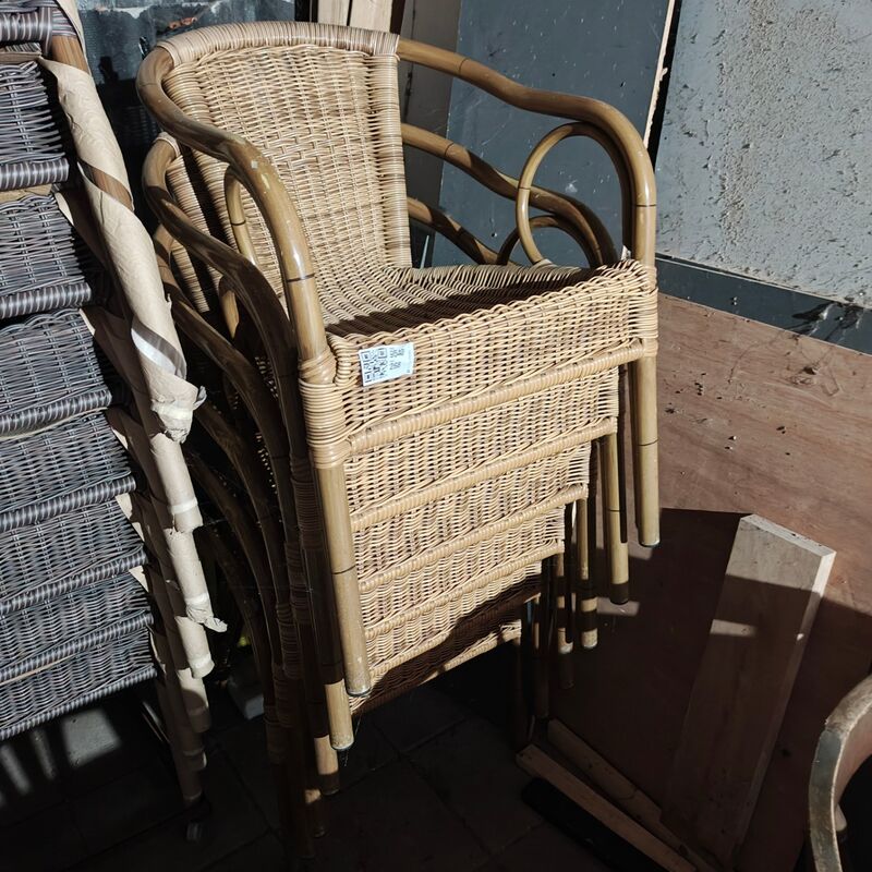 9x Terras stoelen, licht bruin