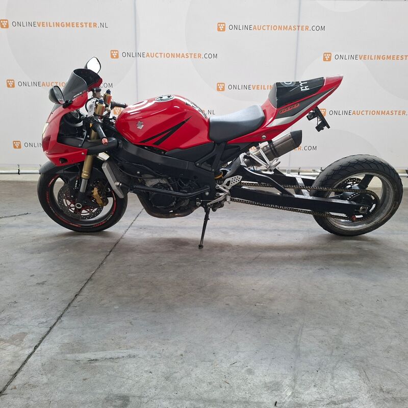 Motorfiets, Suzuki, GSX R 600 met verlengde achterbrug, 2005 – foto 5 – kavel bij Domeinen Roerende Zaken, Soesterberg