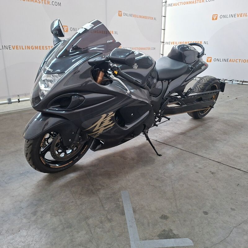 Motorfiets, Suzuki, GSX1300R Hayabusa met verlengde achterbrug, 2009 – foto 4 – kavel bij Domeinen Roerende Zaken, Soesterberg