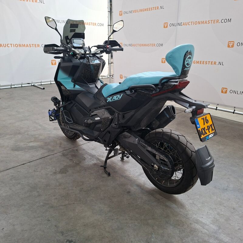 Motorscooter, Honda, ADV 750 Limited edition, 2024 – foto 6 – kavel bij Domeinen Roerende Zaken, Soesterberg