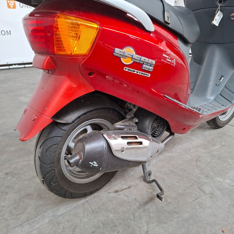 Motorscooter, Piaggio, Spera 125 – foto 9 – kavel bij Domeinen Roerende Zaken, Soesterberg