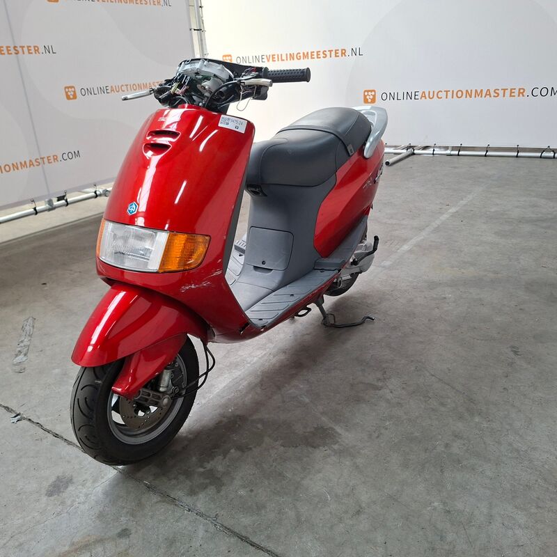 Motorscooter, Piaggio, Spera 125 – foto 4 – kavel bij Domeinen Roerende Zaken, Soesterberg