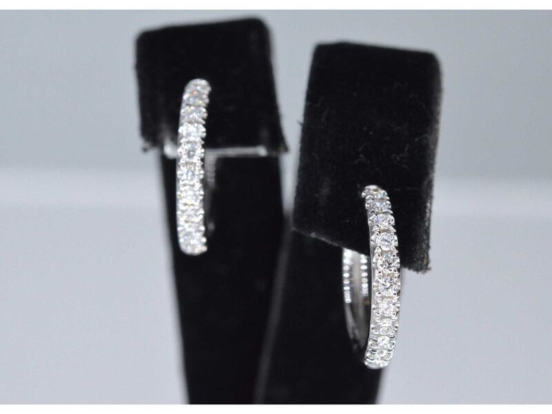 Witgouden oorbellen met diamanten