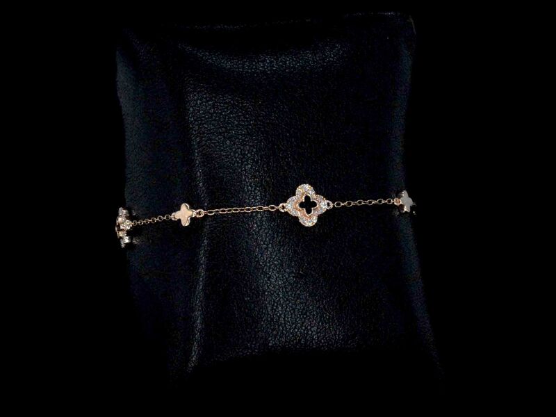 Rosegouden armband in klaver vier vorm met diamanten – kavel bij Onlineveilingmeester