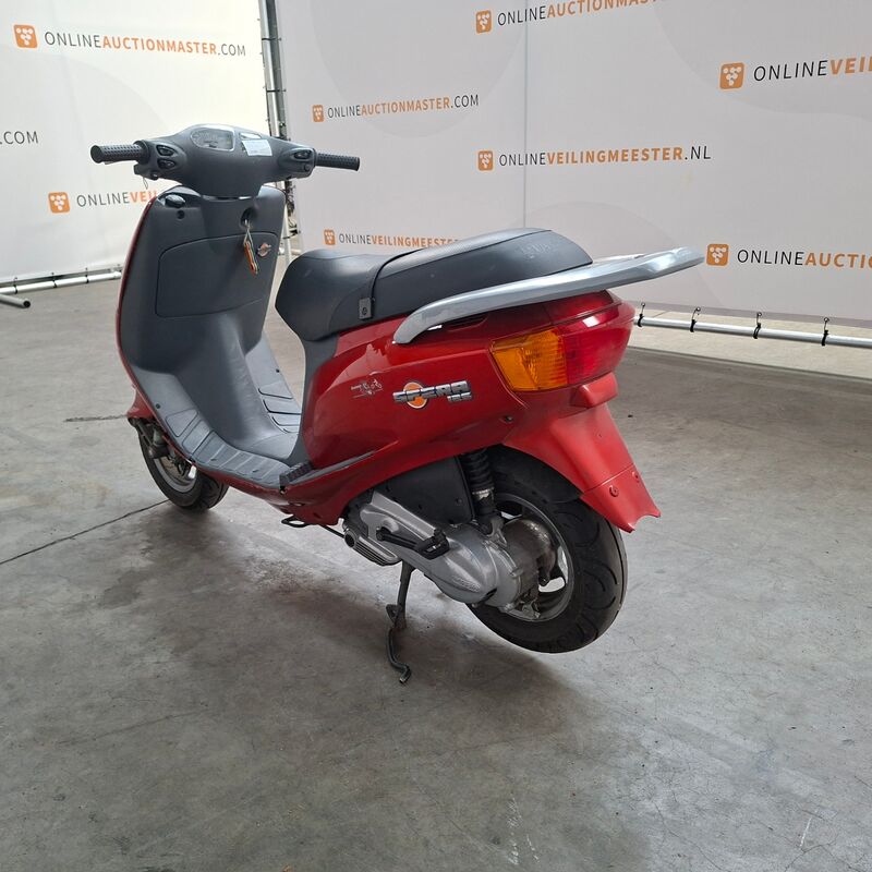 Motorscooter, Piaggio, Spera 125 – foto 6 – kavel bij Domeinen Roerende Zaken, Soesterberg