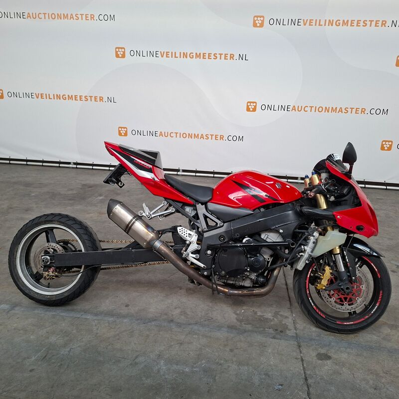 Motorfiets, Suzuki, GSX R 600 met verlengde achterbrug, 2005 – kavel bij Domeinen Roerende Zaken, Soesterberg