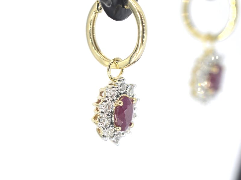 Gouden oorhangers met natuurlijke diamanten en robijnen – foto 4 – kavel bij Onlineveilingmeester
