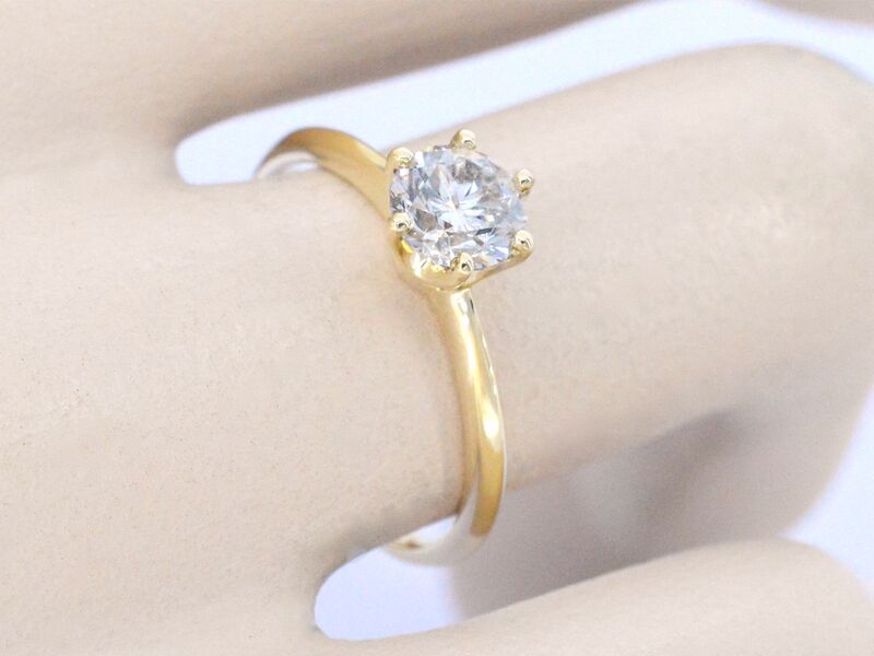 Gouden solitair ring met diamant – foto 2 – kavel bij Onlineveilingmeester