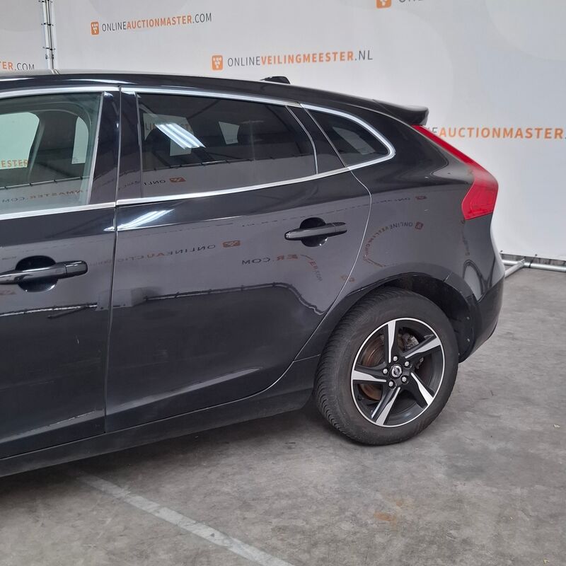 Personenauto, Volvo, V40, 2.0 D3 Summum, 2012 – foto 8 – kavel bij Domeinen Roerende Zaken, Soesterberg