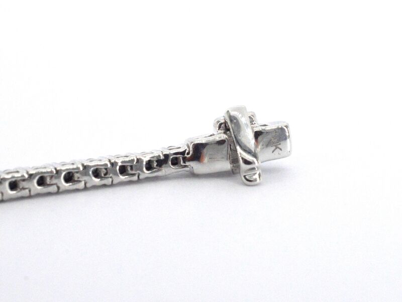 Witgouden tennisarmband met 2.80 carat aan zwarte diamanten – foto 6 – kavel bij Onlineveilingmeester
