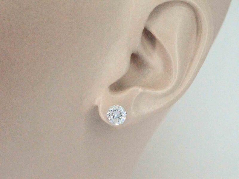 Witgouden solitaire oorbellen met diamanten 2.09 carat – foto 2 – kavel bij Onlineveilingmeester