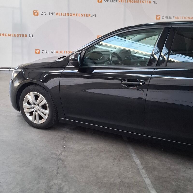 Personenauto, Peugeot, 308, 1.2 PureTech Blue Lease Executive, 2018 – foto 9 – kavel bij Domeinen Roerende Zaken, Soesterberg