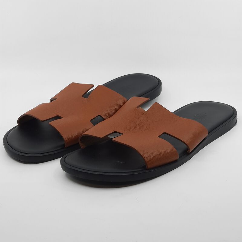 Paar slippers, maat 45, Hermès