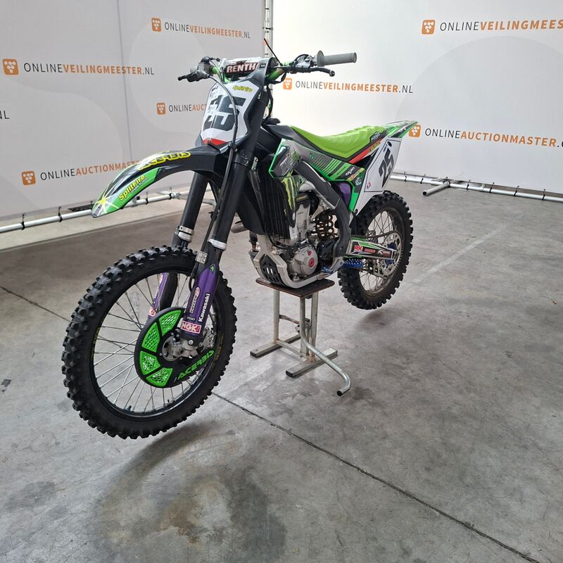 Crossmotor, Kawasaki, KX 45 0F – foto 4 – kavel bij Domeinen Roerende Zaken, Soesterberg