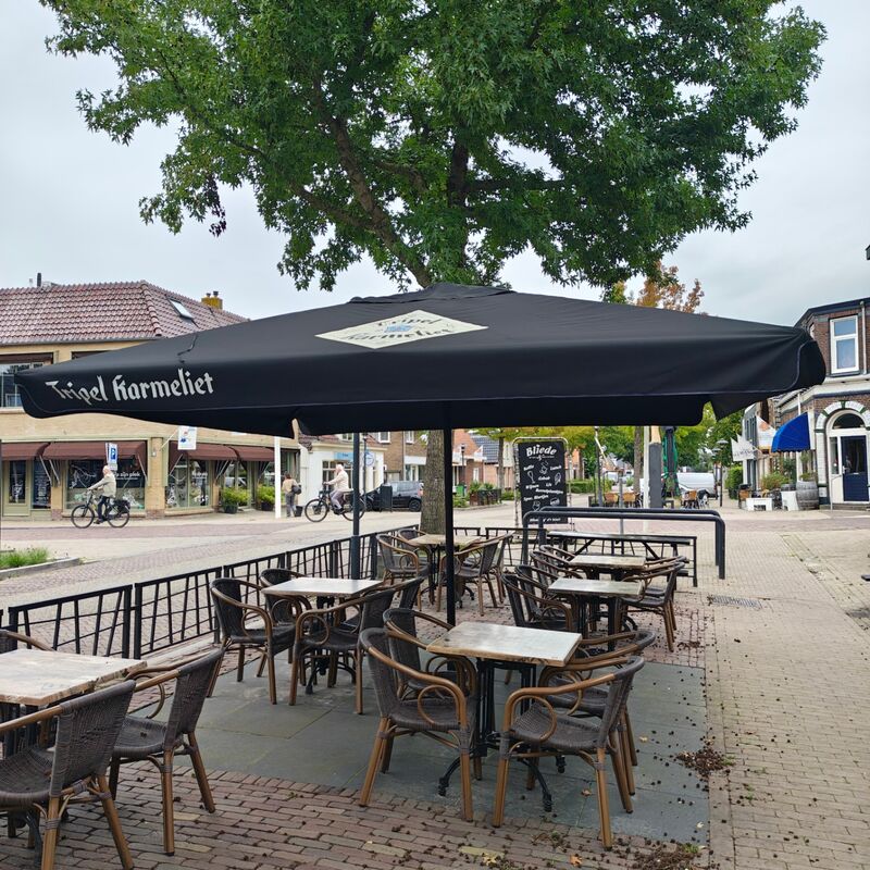 Parasol Trippel Karmeliet met bevestiging steun
