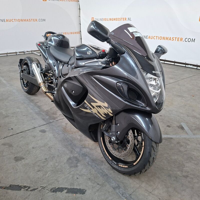 Motorfiets, Suzuki, GSX1300R Hayabusa met verlengde achterbrug, 2009 – foto 2 – kavel bij Domeinen Roerende Zaken, Soesterberg