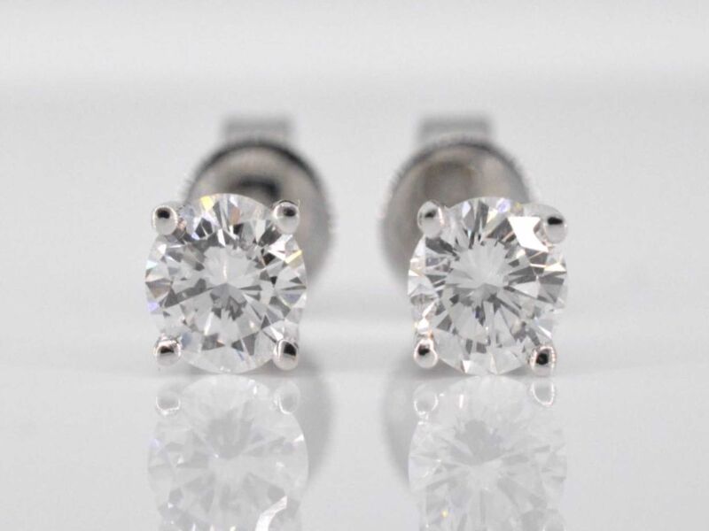 Witgouden diamanten oorbellen van 0.60 carat
