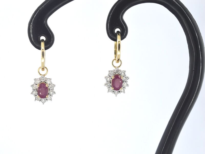 Gouden oorhangers met natuurlijke diamanten en robijnen – kavel bij Onlineveilingmeester