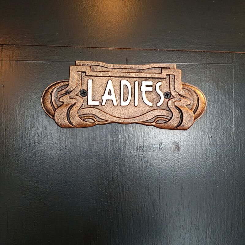 2x Toilet bordjes