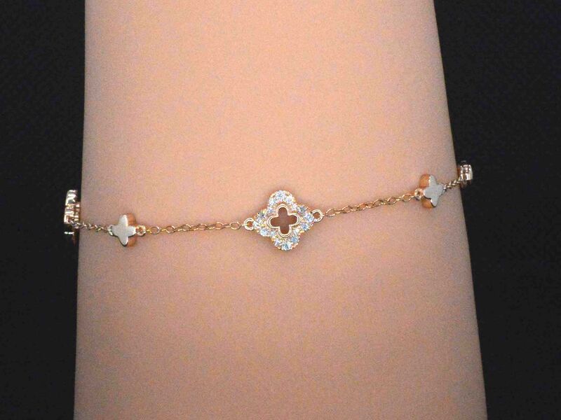 Rosegouden armband in klaver vier vorm met diamanten – foto 2 – kavel bij Onlineveilingmeester