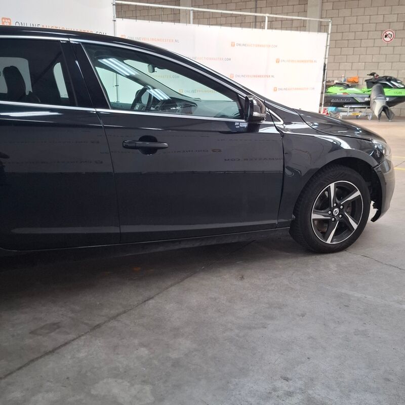 Personenauto, Volvo, V40, 2.0 D3 Summum, 2012 – foto 4 – kavel bij Domeinen Roerende Zaken, Soesterberg